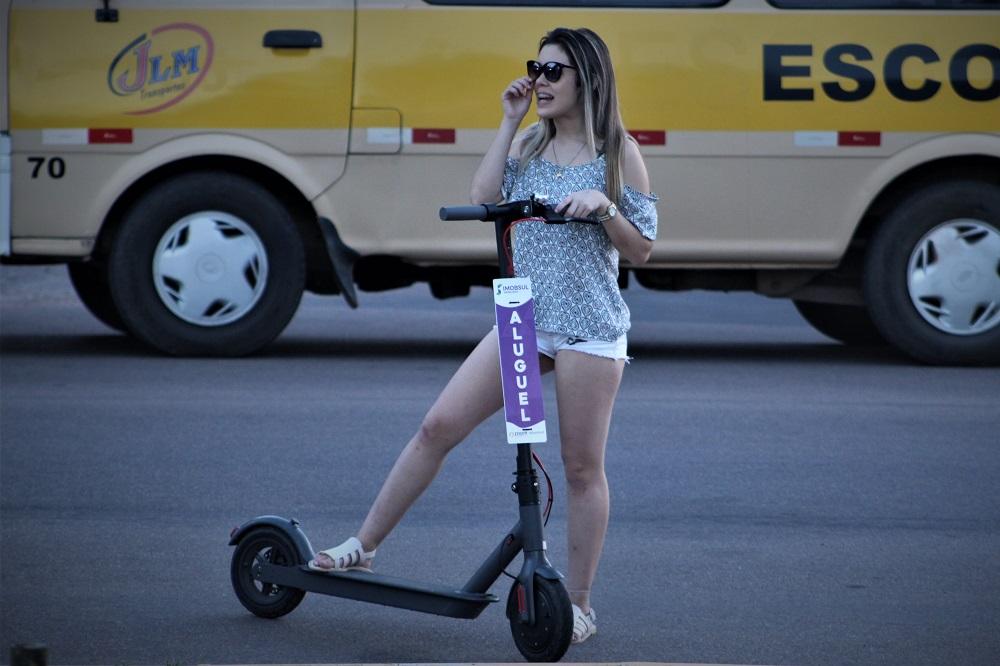 Patinetes elétricos começam a circular em Guaíba