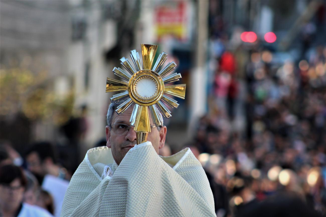 Procissão de Corpus Christi, no centro de Guaíba