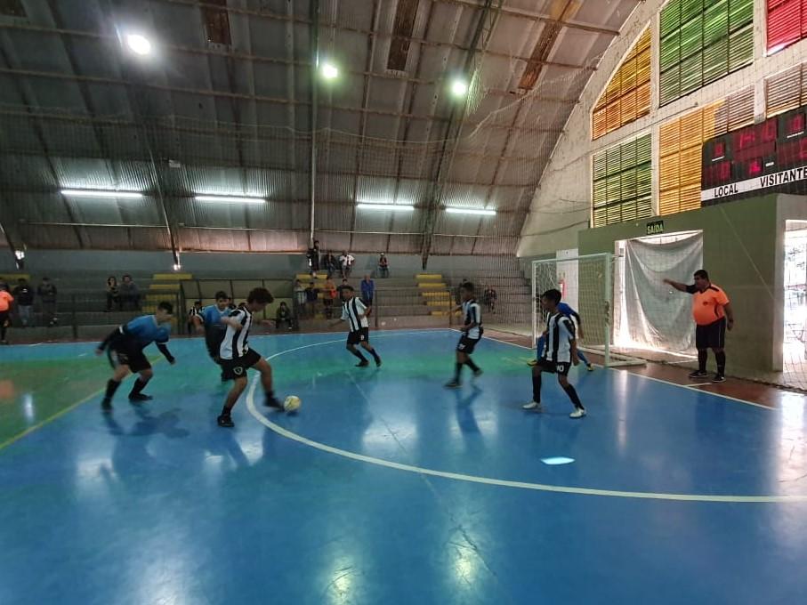 Equipe Bonsucesso vence em três categorias na Copa Guaíba de Futsal; a EFAC ganhou na Mirim