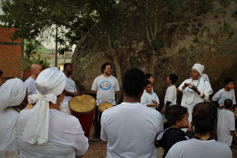 No dia do patrimônio, comunidade realiza atividade na Pedra de Xangô, na Alegria