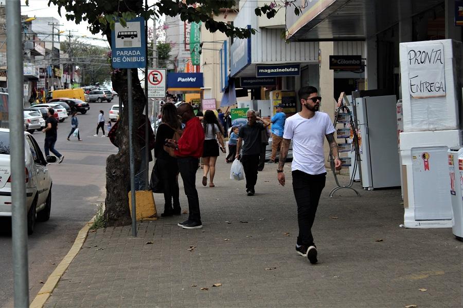 Câmara aprova projeto que permite comércio de Guaíba ser aberto aos domingos e feriados