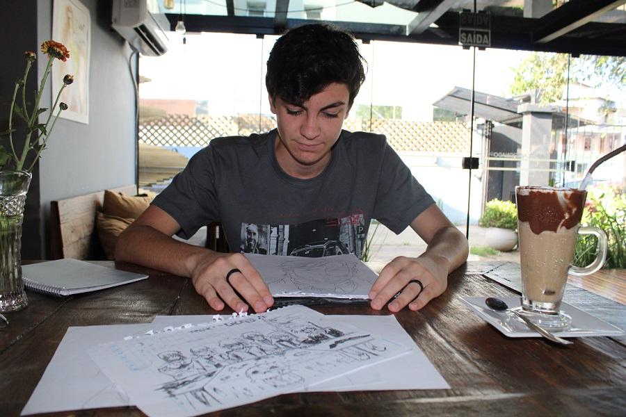 Aos 15 anos, o desenhista Guilherme Boneberg mostra a sua arte no papel