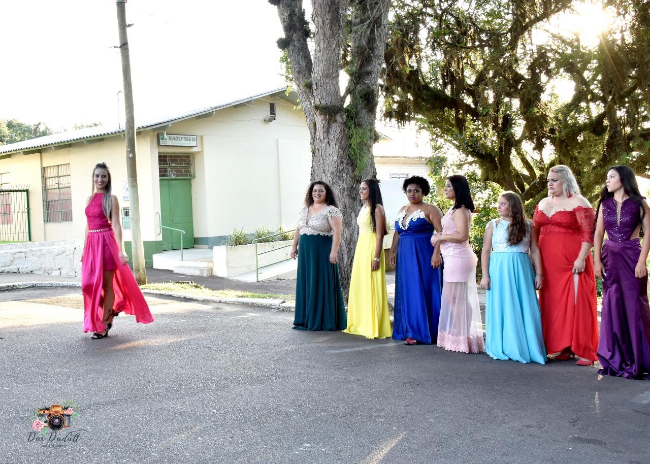 Mulheres  são atendidas com embelezamento no Dia Internacional da Mulher