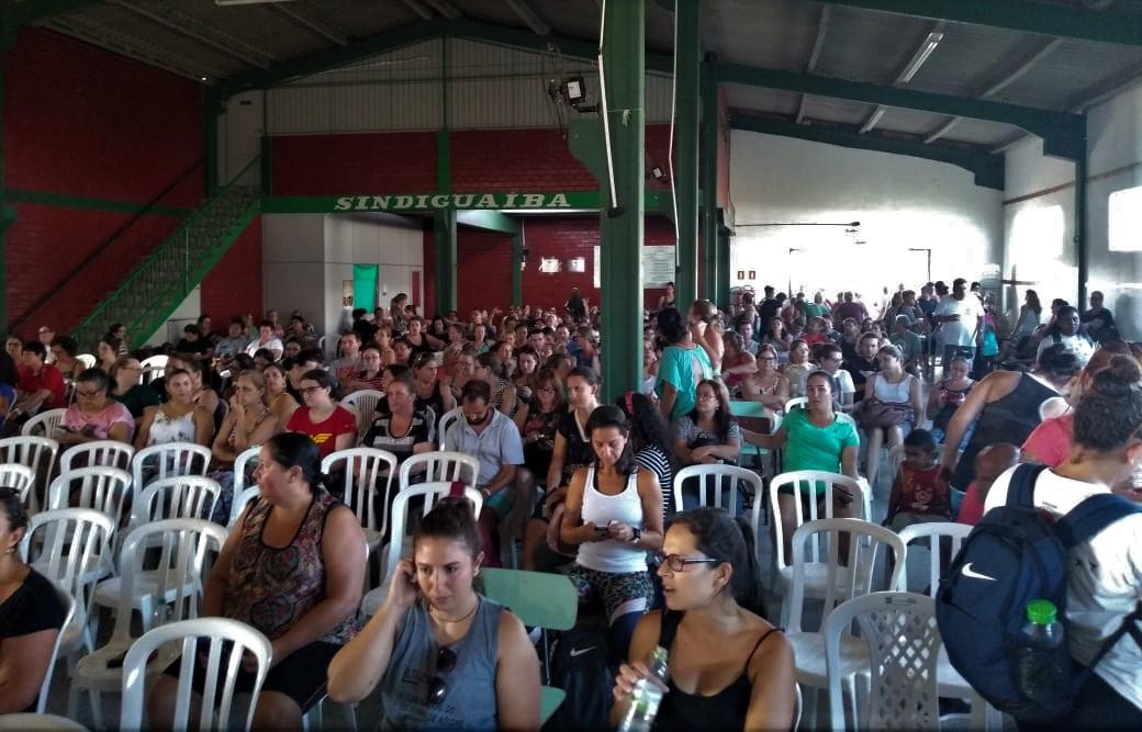 Professores municipais entram em estado de greve por reajuste salarial da categoria