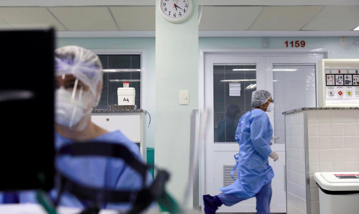 Com 244 mil, Brasil passa Reino Unido e se torna o quarto país com mais casos de coronavírus no mundo