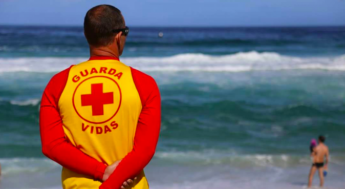 Corpo de Bombeiros do RS abre 600 vagas de guarda-vidas civis para o verão; veja salário e como se candidatar