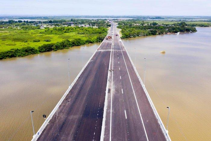 Bolsonaro vem inaugurar trecho da nova ponte do Guaíba nesta quinta (10); veja imagens da fase final das obras