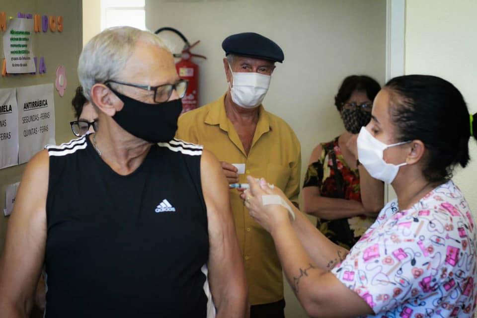 Guaíba já aplicou 1.836 doses da vacina contra a Covid-19; veja números de outras cidades da região