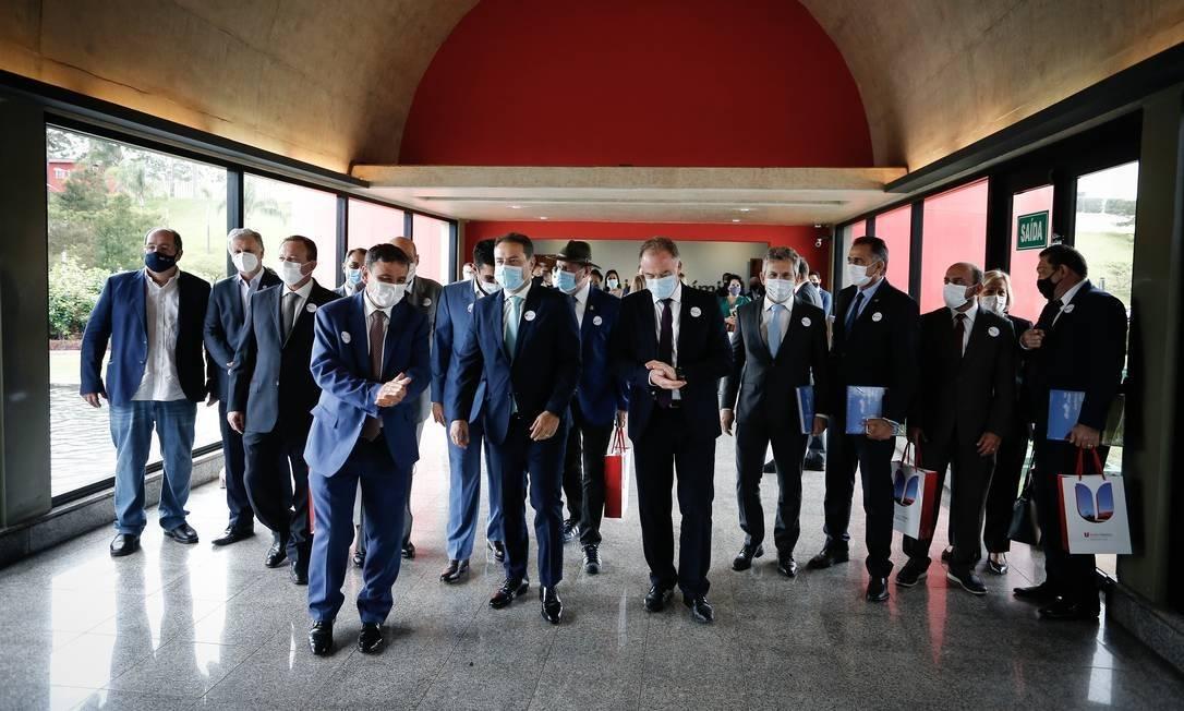 Em carta, governadores de 14 estados solicitam que Bolsonaro tome providências urgentes para viabilizar vacinação