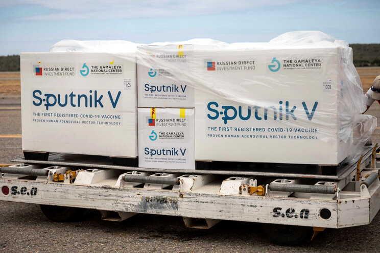 Governo Federal diz que vai confiscar vacinas Sputnik V se prefeitos da Região Metropolitana as comprarem