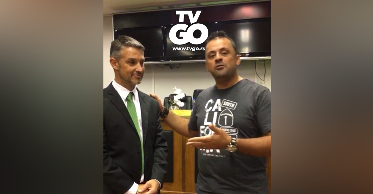 Israel conversa com o vereador Tiago Green