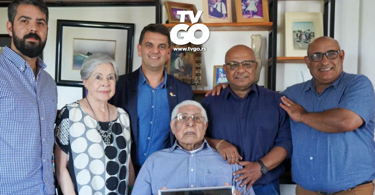 Com 95 anos de idade, ex-governador Alceu Collares é intitulado cidadão emérito de Guaíba