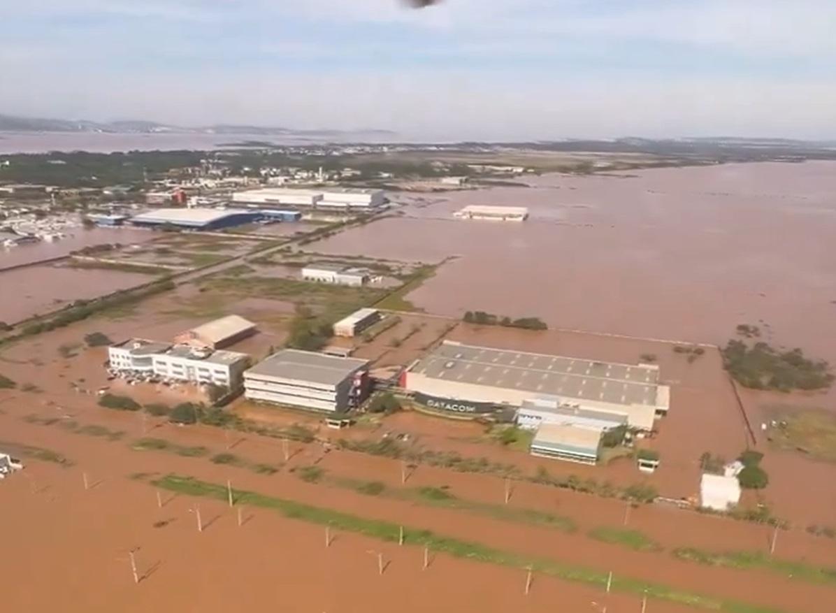 Concluído resgate das pessoas que estavam na Datacom após enchente em Eldorado do Sul