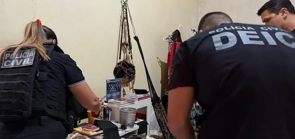 Casal de atores é preso por suspeita de desvio de doações para resgate de animais