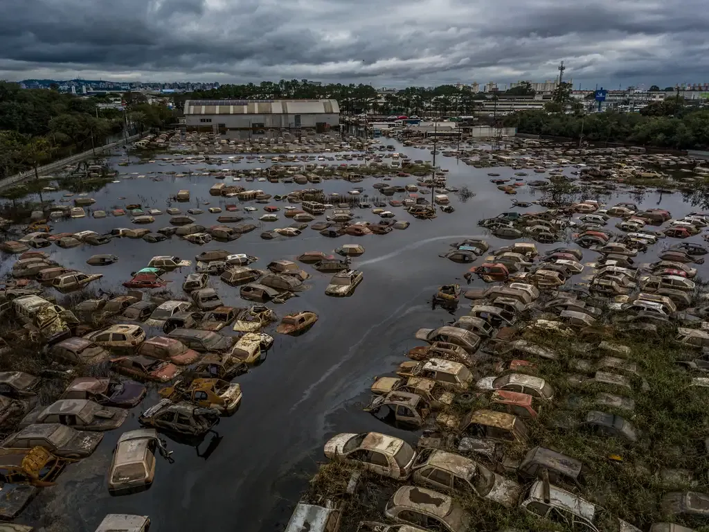 Proprietários de veículos alagados com perda total podem solicitar restituição parcial do IPVA