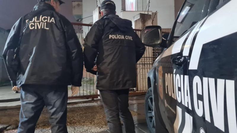 Suspeitos de incendiar ônibus em Porto Alegre são detidos em operação policial