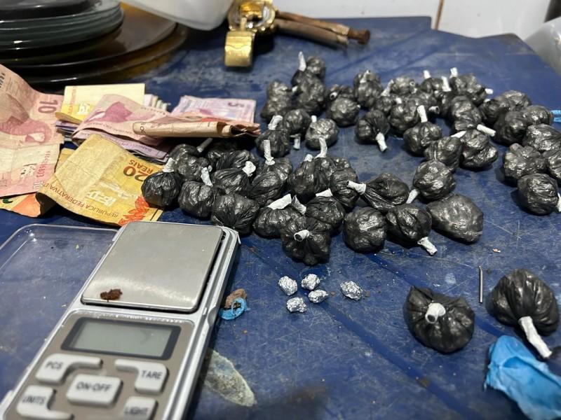 Ação conjunta da polícia prende seis pessoas e apreende drogas e armas na região metropolitana