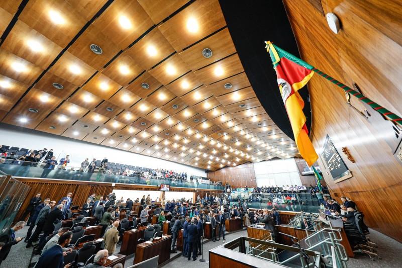 Assembleia Legislativa do RS aprova reestruturação de carreiras do serviço público