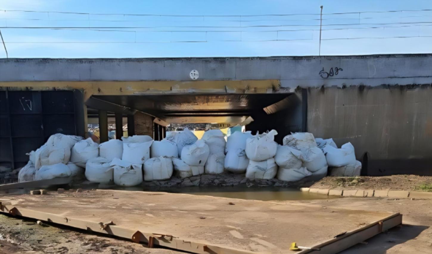 DMAE reabre mais uma comporta para controle de cheias em Porto Alegre