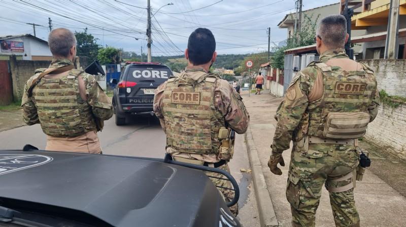 Mais de 500 policiais civis de vários estados auxiliaram nos trabalhos durante as enchentes