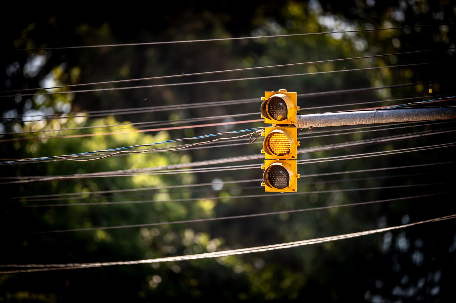 Sancionada lei que permite que EPTC adote sinal amarelo piscante em sinaleiras nas madrugadas