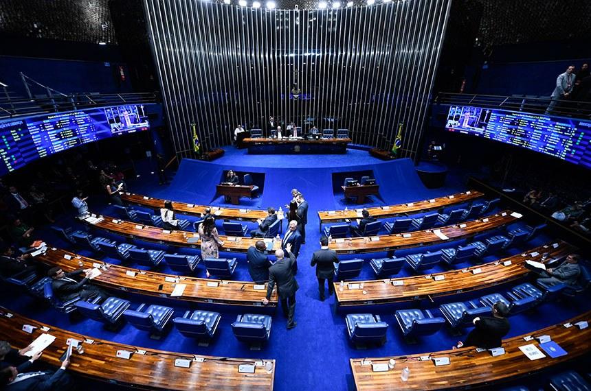 Senado aprova PEC que perdoa multas e permite renegociação de dívidas partidárias