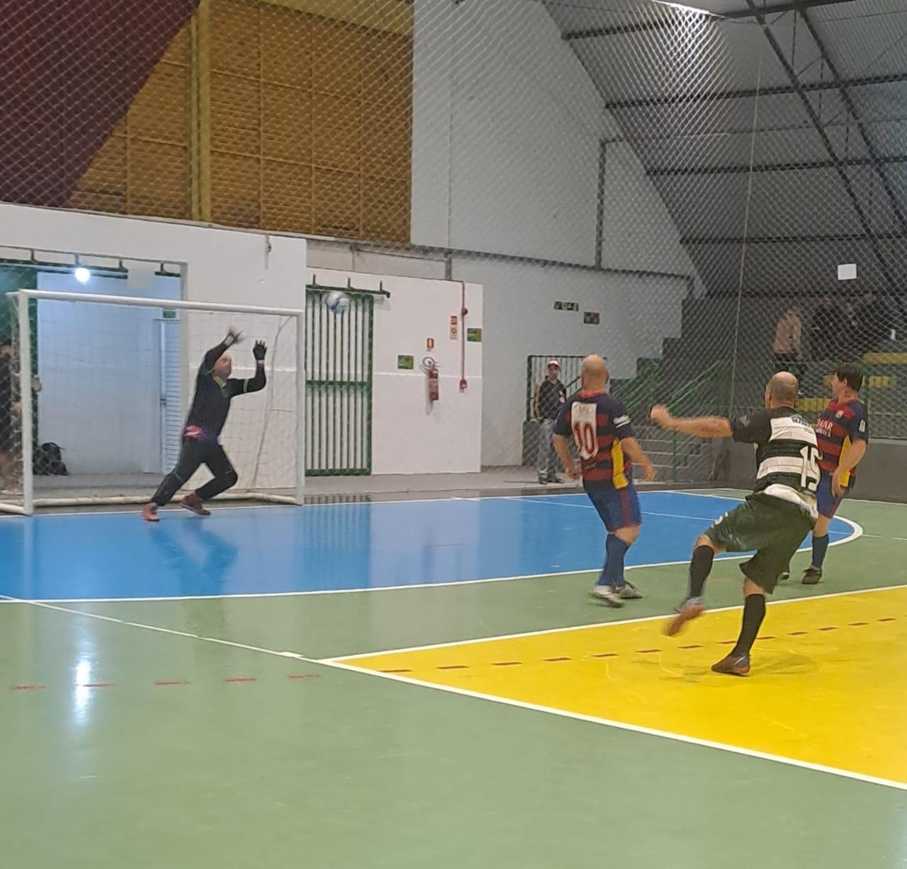 Campeonato Municipal de Futsal de Guaíba inicia com quatro jogos e 27 gols