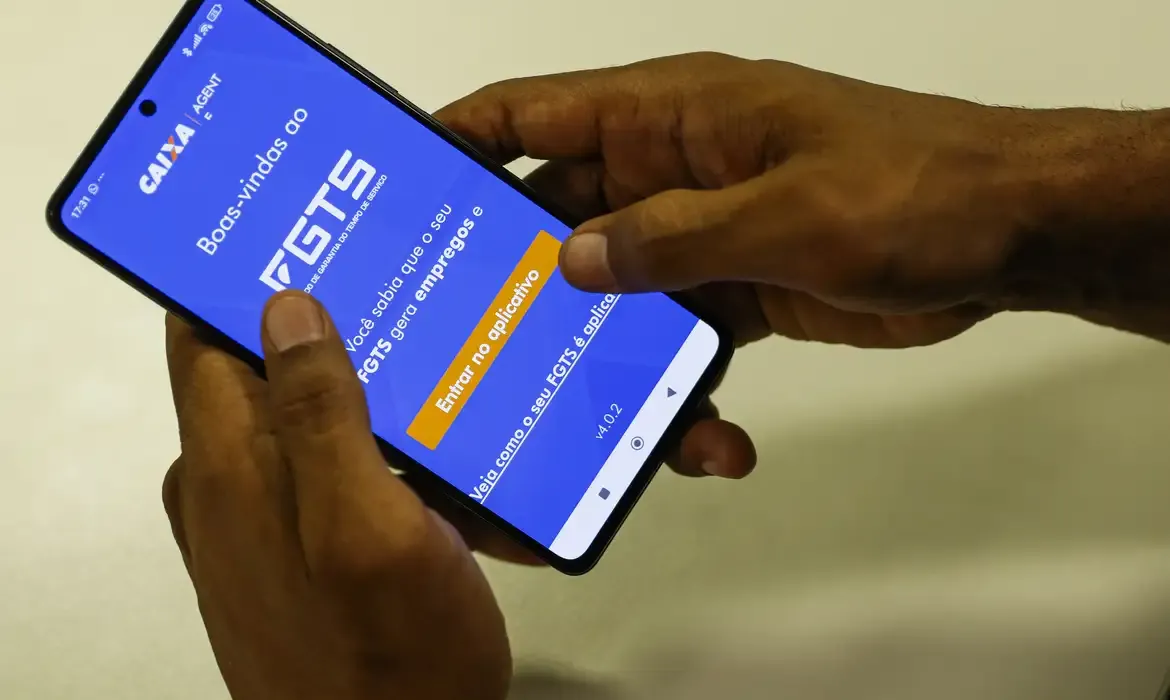 Governo federal propõe fim do saque-aniversário do FGTS e novo modelo de crédito