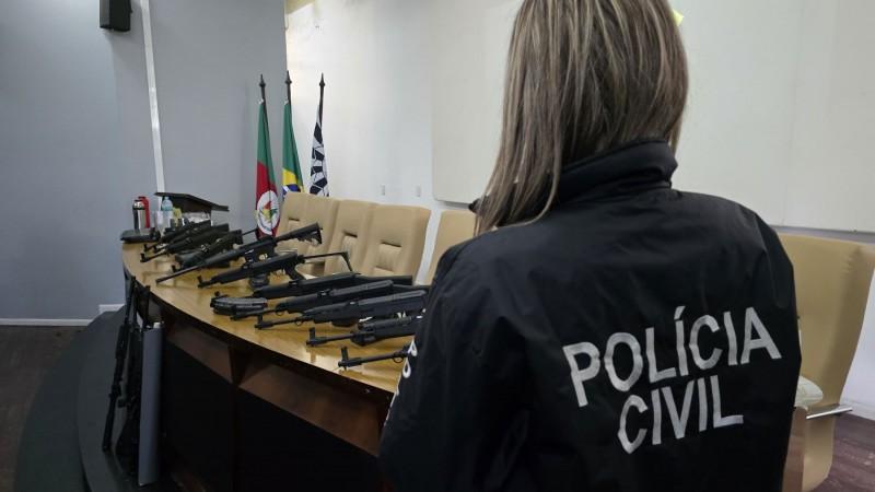 Polícia Civil apreende 14 fuzis e 68 carregadores em São Leopoldo