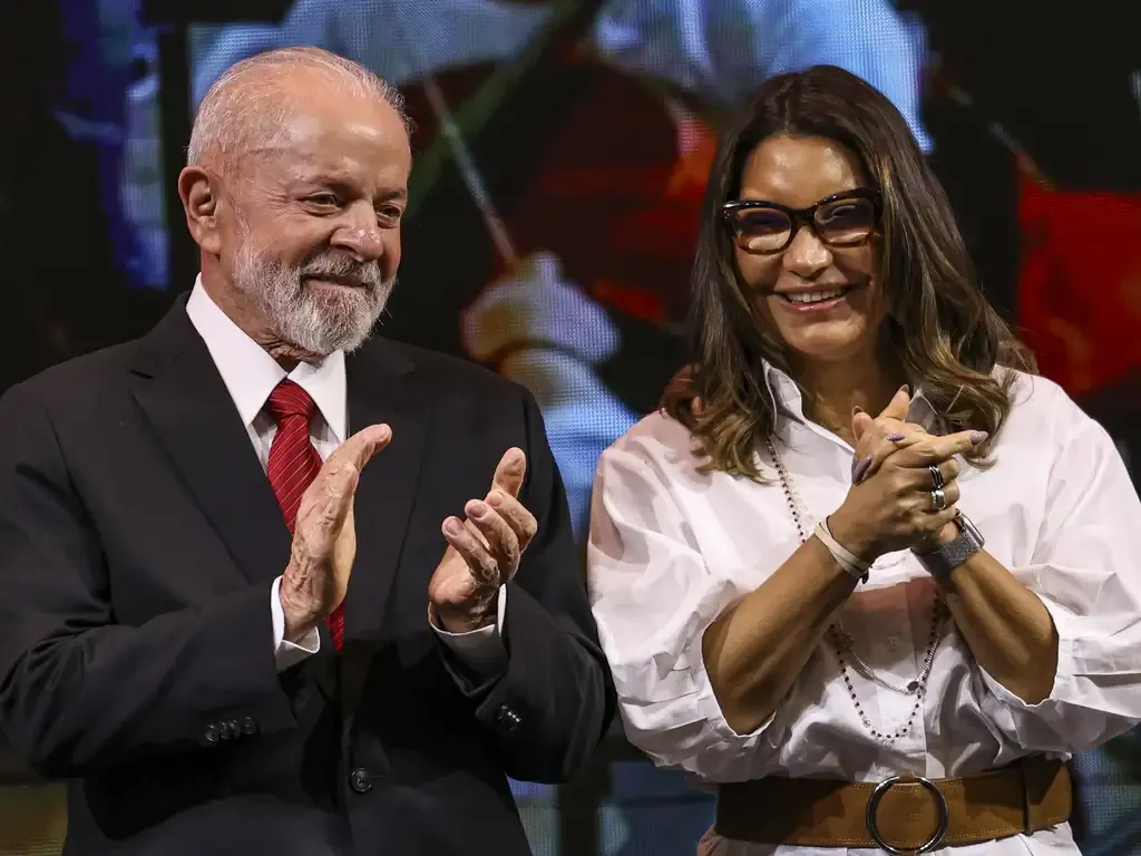 Presidente Lula concede medalha do mérito da saúde para Janja, Daiane dos Santos e Xuxa