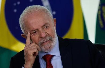 Lula sofre queda em acidente doméstico e cancela viagem à Rússia programada para este domingo
