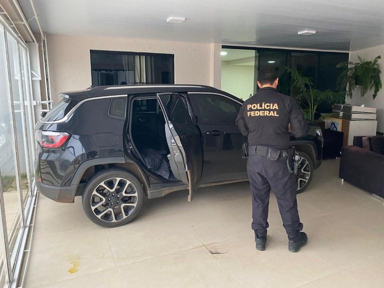 Operação da Polícia Federal apreende veículos e bloqueia R$ 21 milhões em ativos