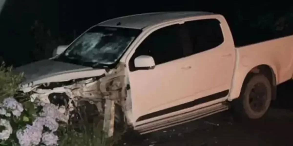 Adolescente guia caminhonete, mata mulher após colisão, furta veículo e capota no Vale do taquari.