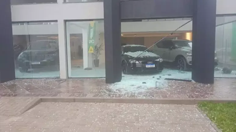 Aeronave que caiu em Gramado atingiu cerca de quatro Imóveis.