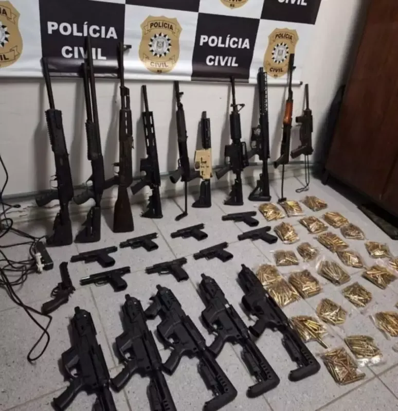 Draco de Pelotas apreende drogas e arsenal avaliados em R$ 3 milhões.