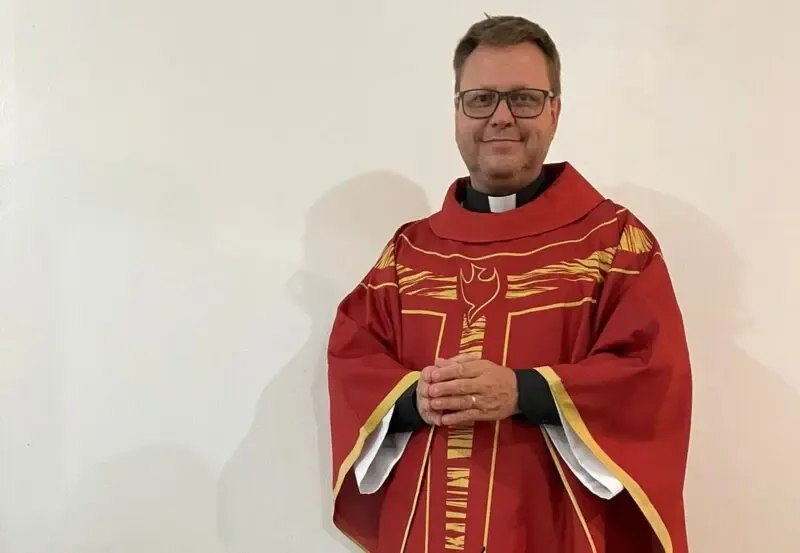 Igreja Anglicana de Caxias do Sul Ordena Primeiro Presbítero Gay em 74 Anos.