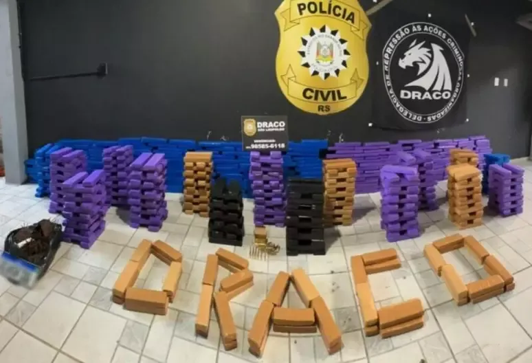 Operação da Polícia Civil em São Leopoldo apreende 507kg de maconha e prende traficantes.