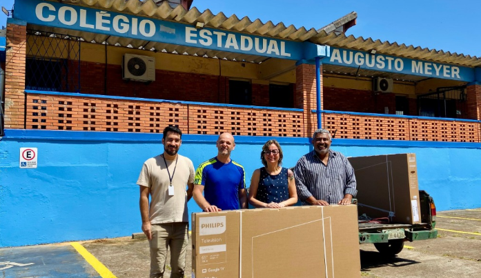 Escolas de Guaíba recebem investimentos em tecnologia para modernizar ensino.