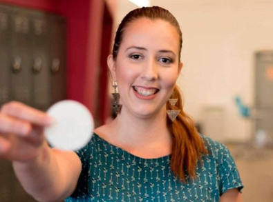 Cientista brasileira cria chip que detecta câncer em 15 minutos e revoluciona diagnóstico precoce