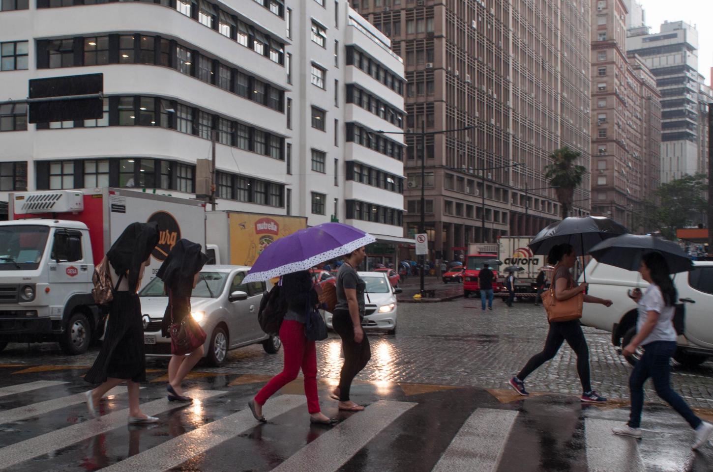 Instabilidade marca a terça-feira no RS, com alertas de chuva até o meio-dia