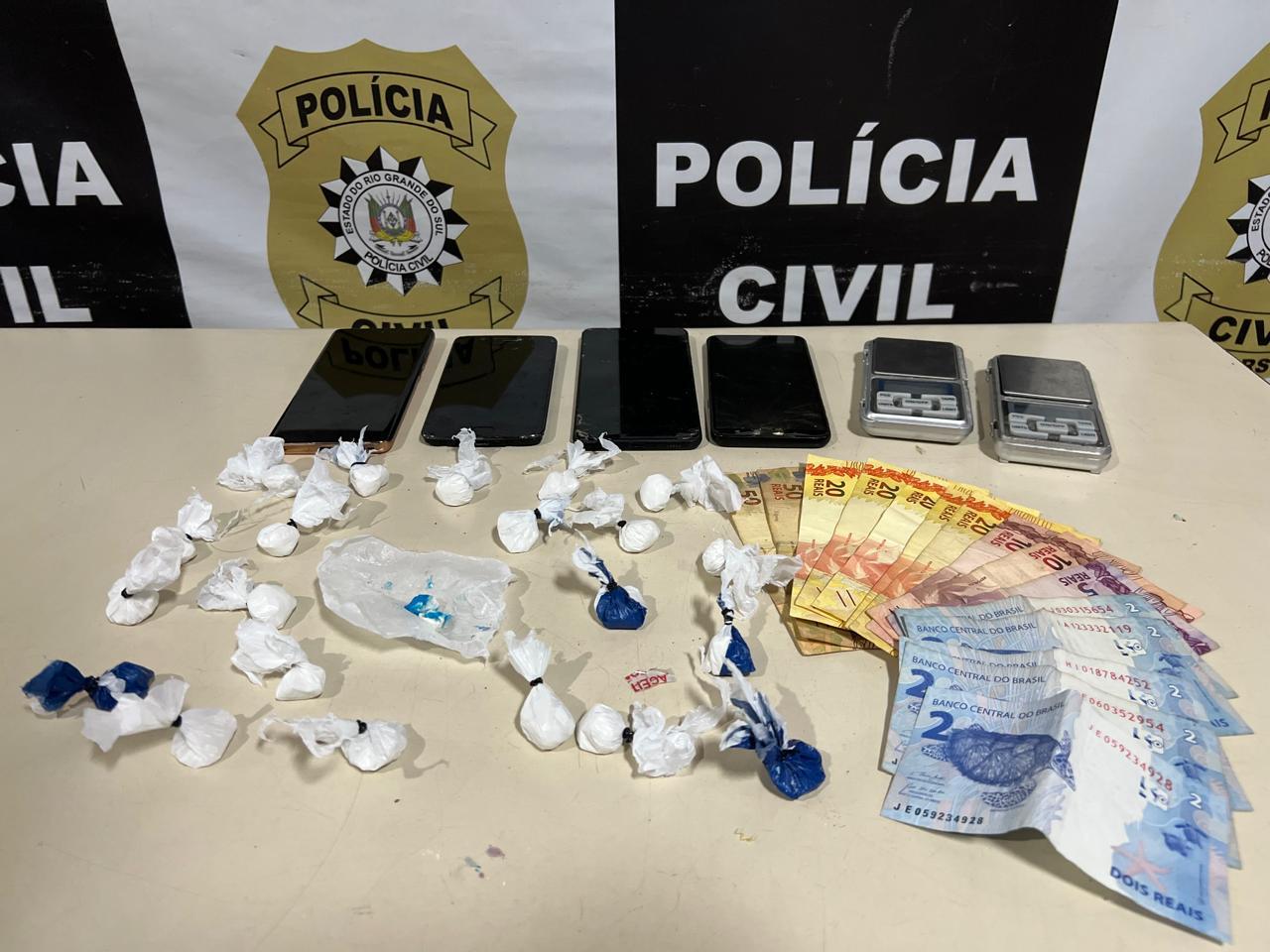 Polícia Civil prende suspeito e apreende 22 porções de cocaína na Região Carbonífera