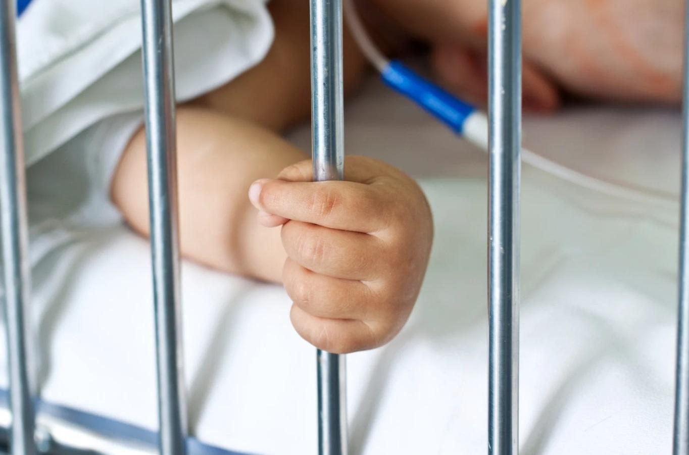 Bebê entra em coma após receber dose 10 vezes maior de medicamento no Hospital de Clínicas