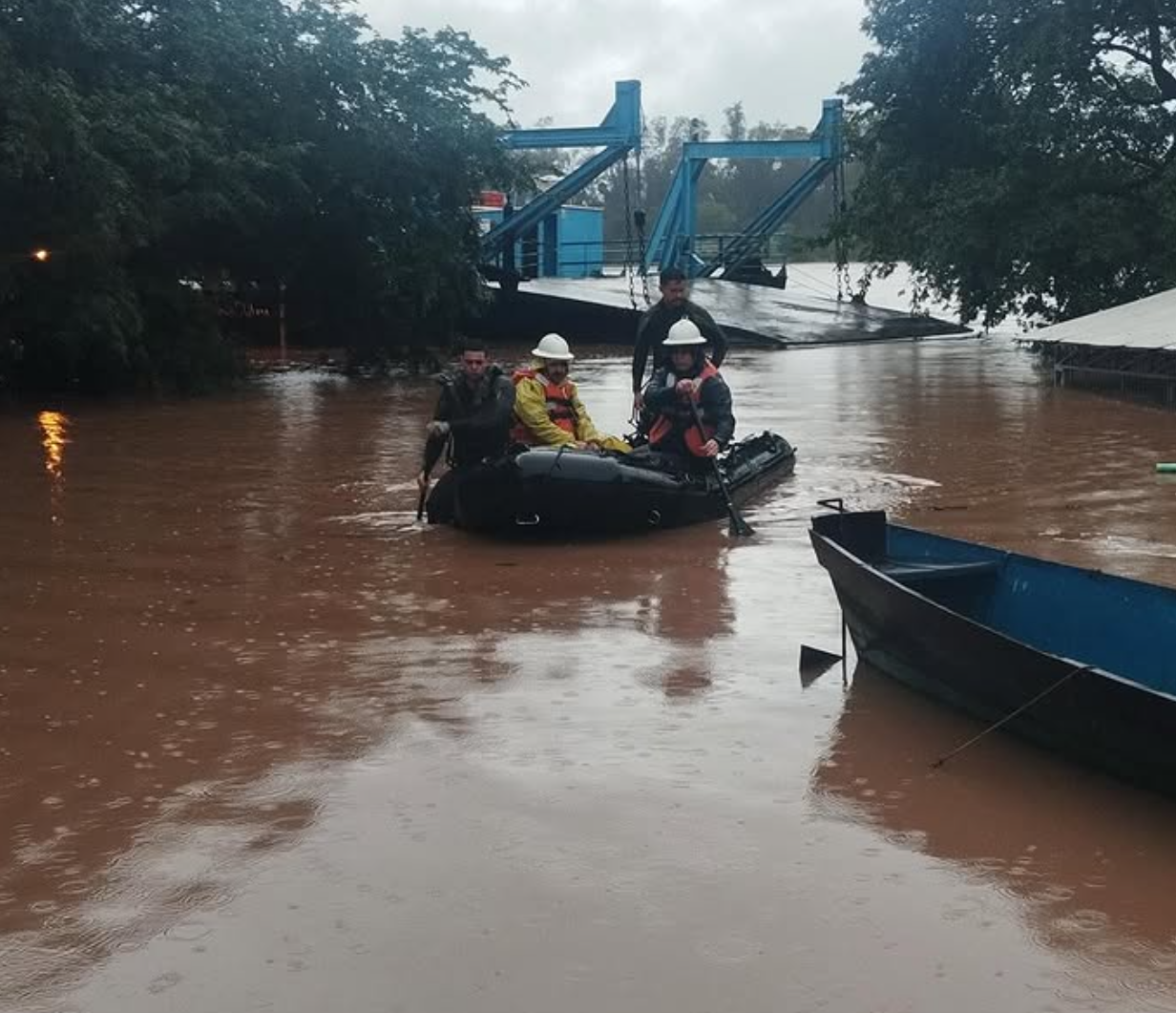 Chuvas provocam deslocamento de mais de 6 mil pessoas e atingem 98 cidades no RS