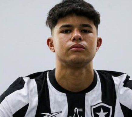 Filho de Eliza Samudio vira destaque no gol do Botafogo sub-15 e viaja para Europa