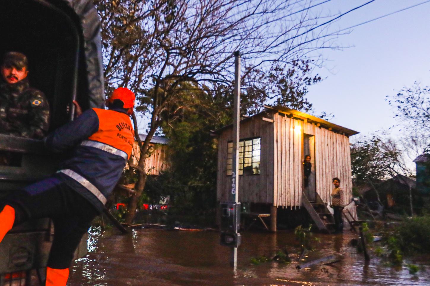 Nível do Guaíba deve seguir elevado até sexta-feira, segundo IPH
