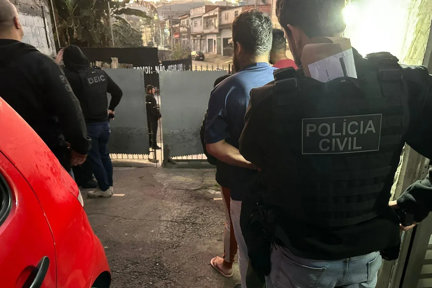 Polícia identifica grupo que clonava identidade de médicos gaúchos para abrir contas e fazer transações