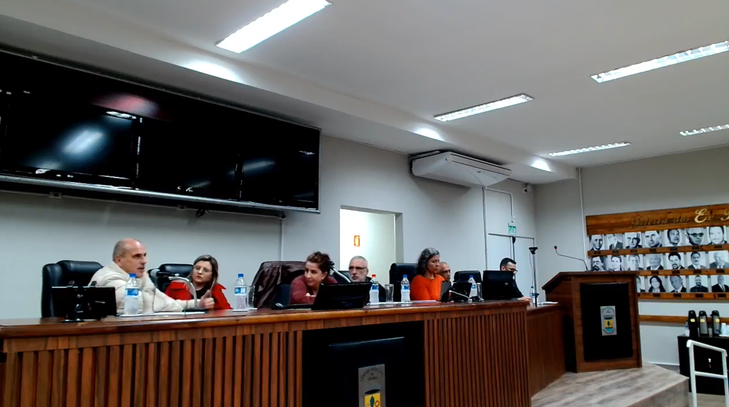 Estudo alerta para impactos da dragagem no Guaíba durante audiência pública