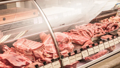 Funcionária que alterava código de carnes para favorecer clientes tem justa causa mantida