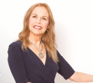 Herdeira de dois impérios, Mitzi Perdue leva vida modesta e dedica trajetória a causas sociais