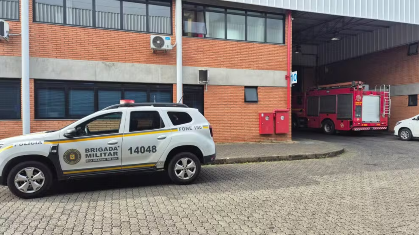 Homem de 36 anos morre prensado por máquina em fábrica no Vale do Sinos